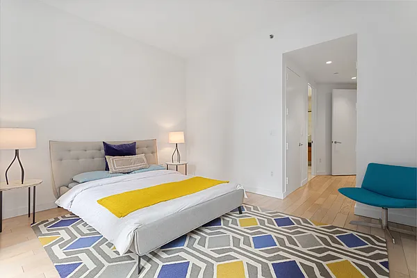 Rented by R New York | media 9