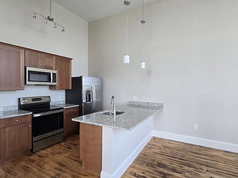 King Philip Lofts — Photo 12