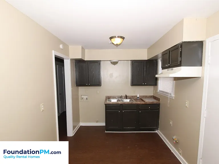 732 Tampa Ave — Photo 3