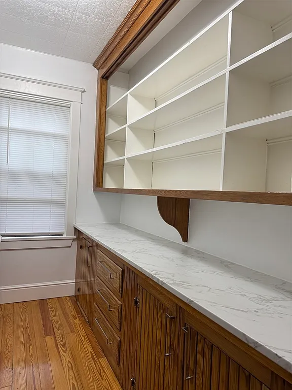 3 bed, 1.0 bath, 1200 sqft, $1,700 — Photo 3