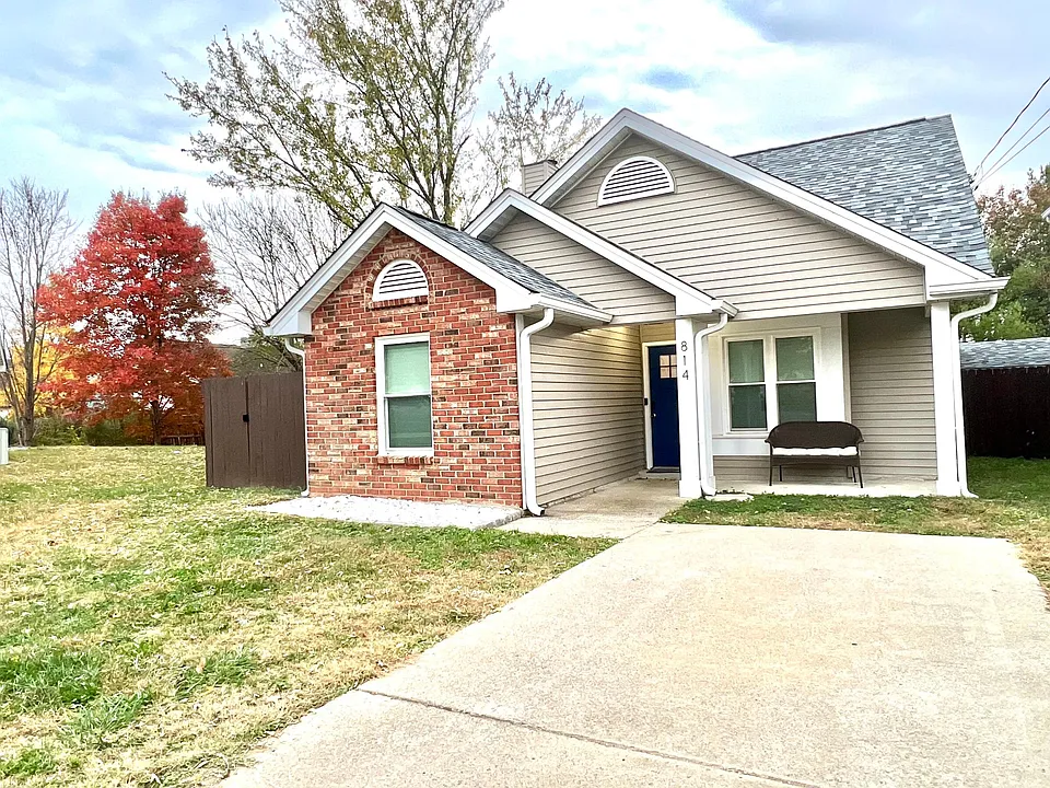 814 Tamarack S
