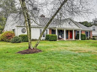 225 Travois Rd, Indian Hills, KY 40207