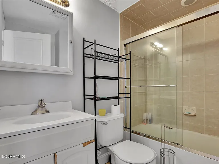 980 Woodgate Ave — Photo 17