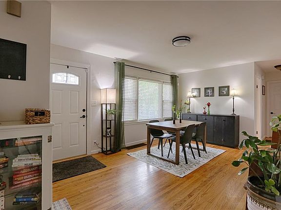 5th image of 705 W 91st St