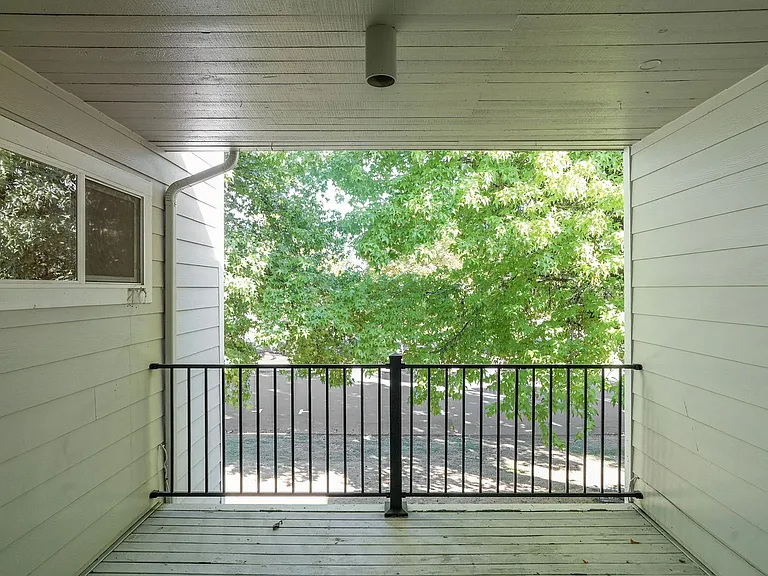 287-Whitman Street — Photo 9