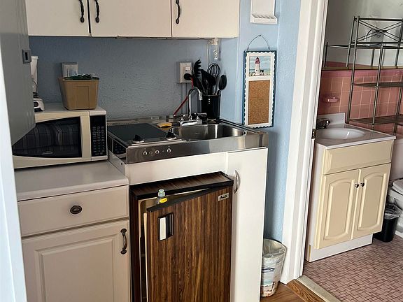 3rd image of 840 Ocean Ave #41