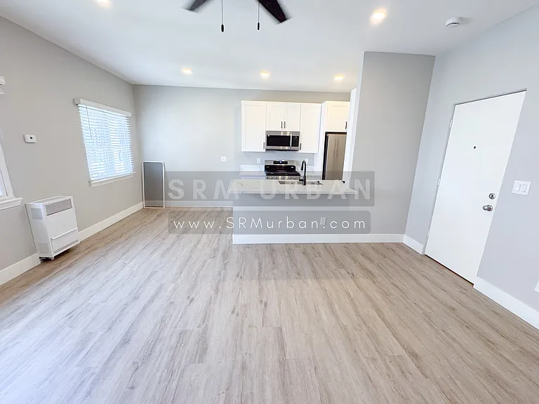 915 17th St #11 — Photo 17
