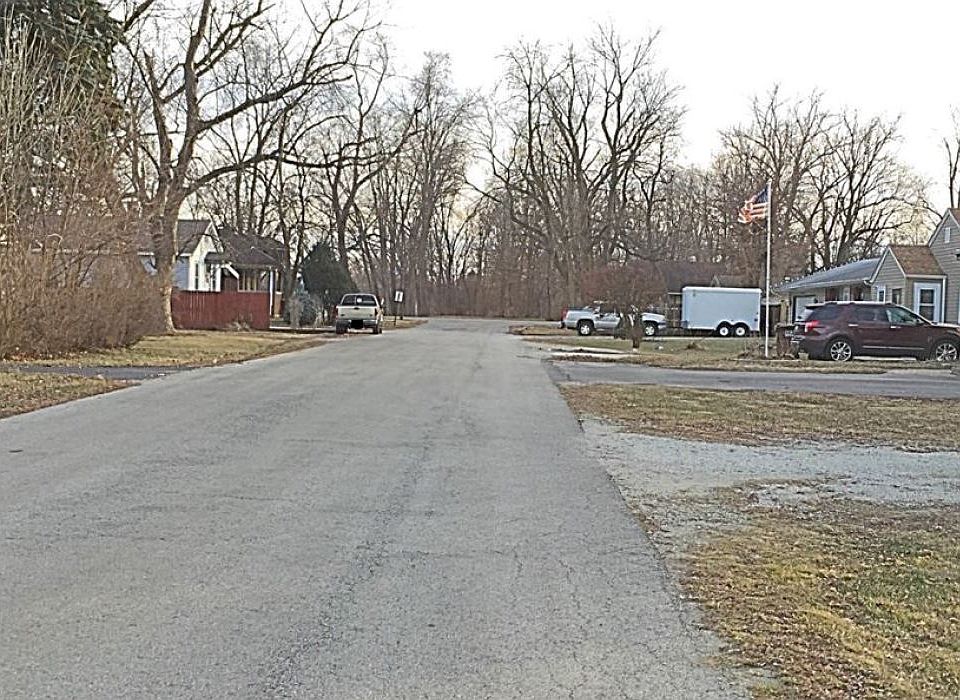 2nd image of 310 Barr Elms Ave