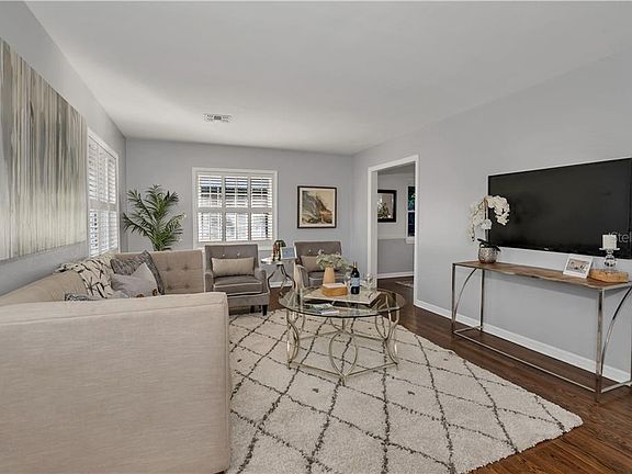 3rd image of 1641 Winchester Dr