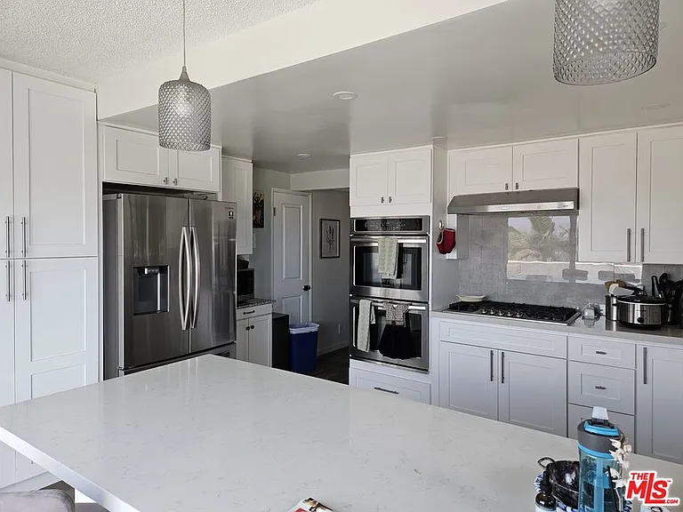 5652 Glenford St — Photo 10