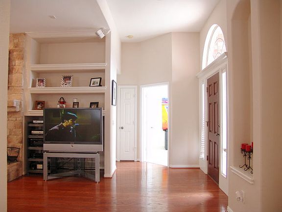5th image of 18676 Gibbons Dr
