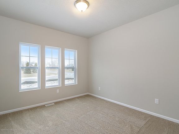 4th image of 5343 Somerset Dr