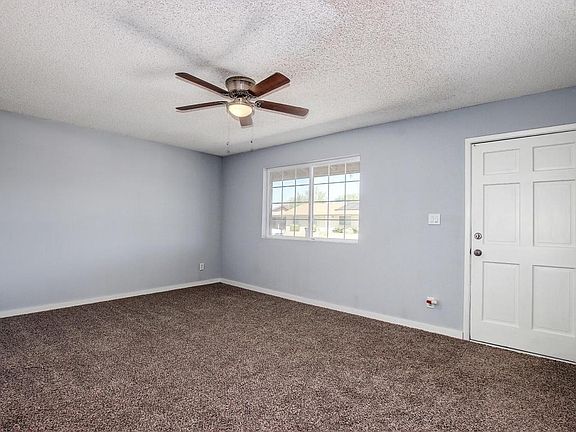 5th image of 223 W Ivyglen St