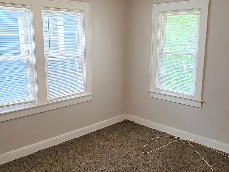 5524 Woodland Ave — Photo 11