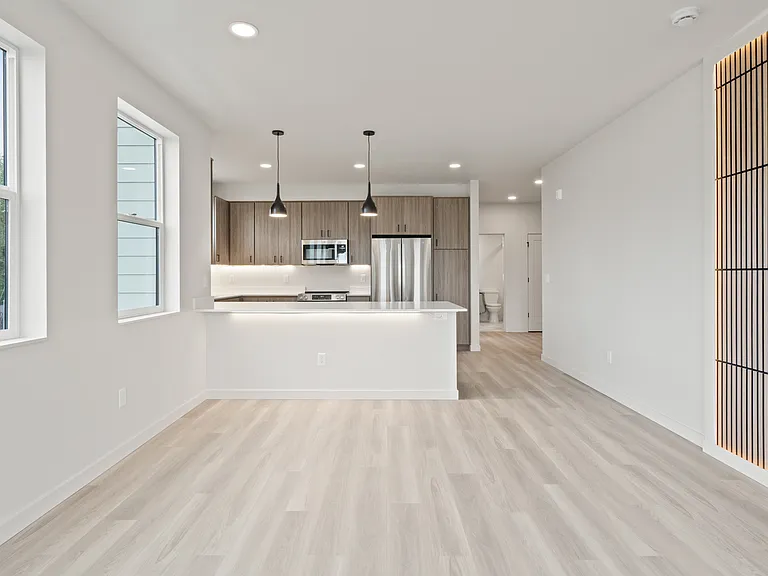 7044 SW Gonzaga St #304 — Photo 39