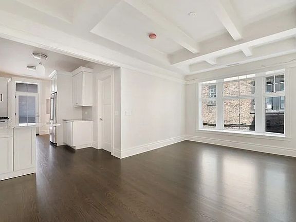 2nd image of 544 W Wellington Ave #3E