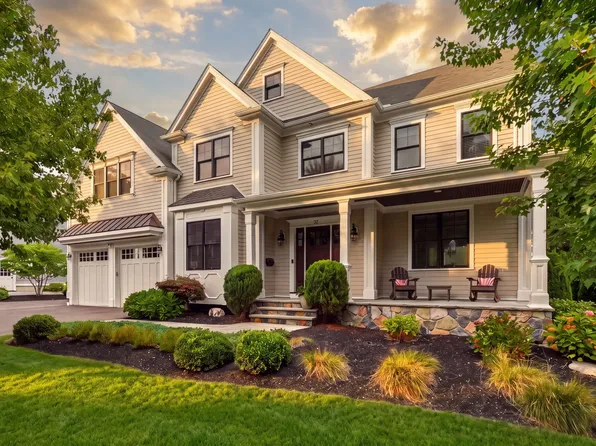 55 Rockwood Ln, Needham, MA 02492