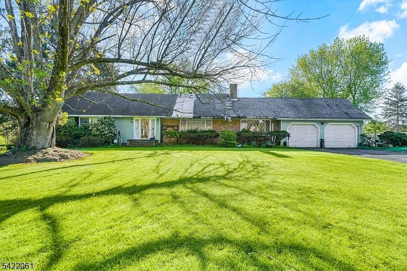 2nd image of 154 Pine Brook Rd