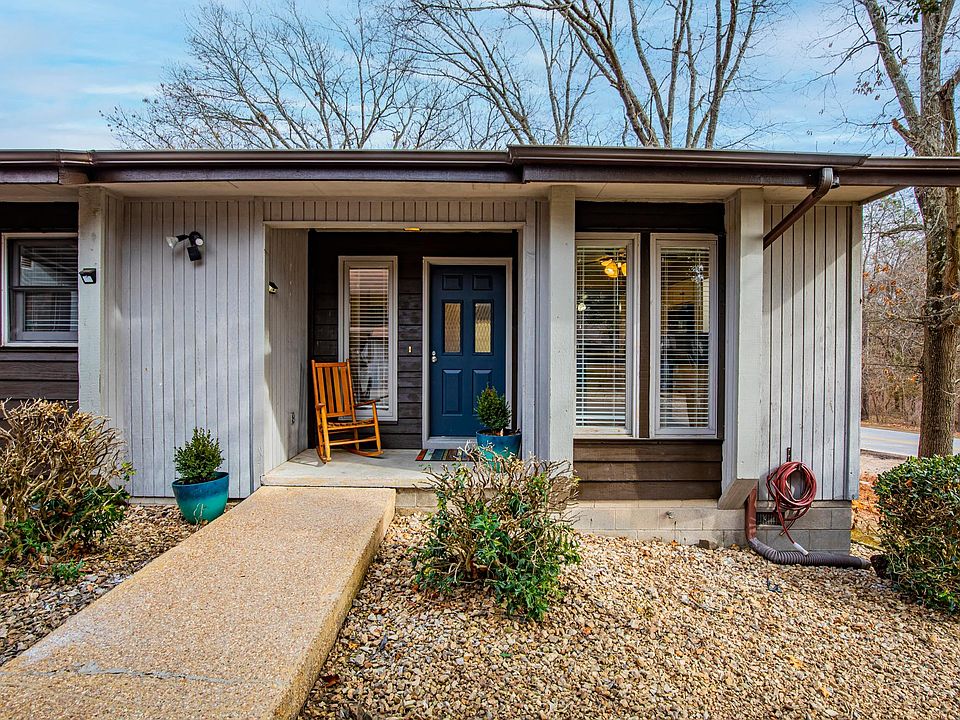 1st image of 2 Everette Ln #2