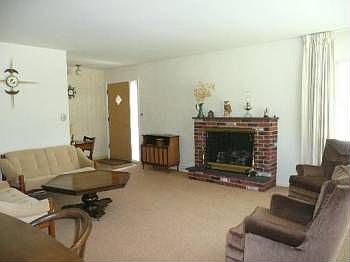 2nd image of 2525 Wilmette Ave