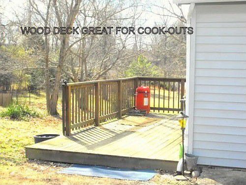 4th image of 512 Benton Cir
