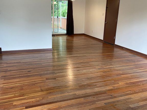 4th image of 2133 Naismith Dr