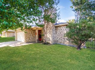 6537 Westridge Dr, Watauga, TX 76148