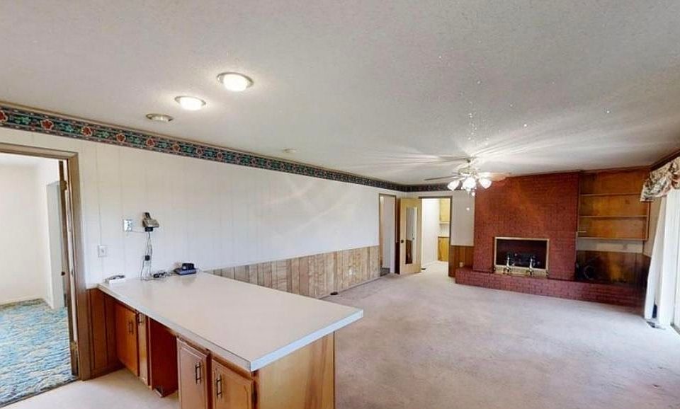 2nd image of 811 Catfish Dr