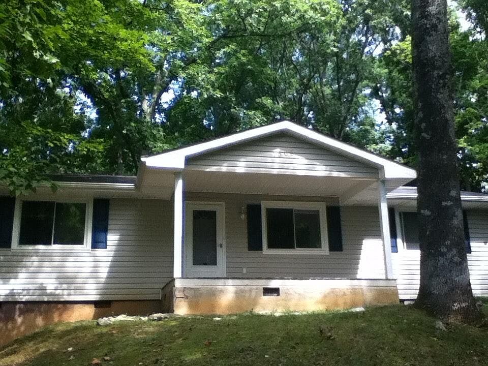 1st image of 1505 Woodridge Dr