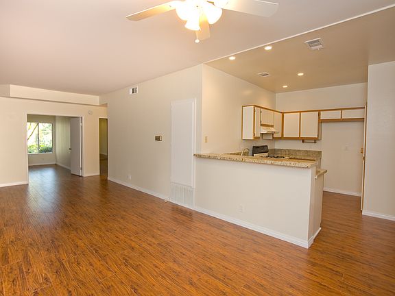 5th image of 205 N Via Colinas
