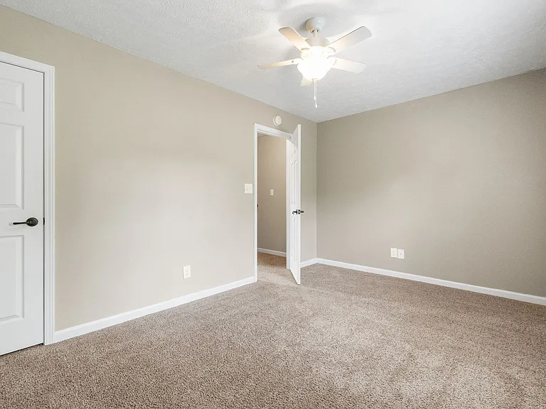 517 Patriot Park Ct #B — Photo 10