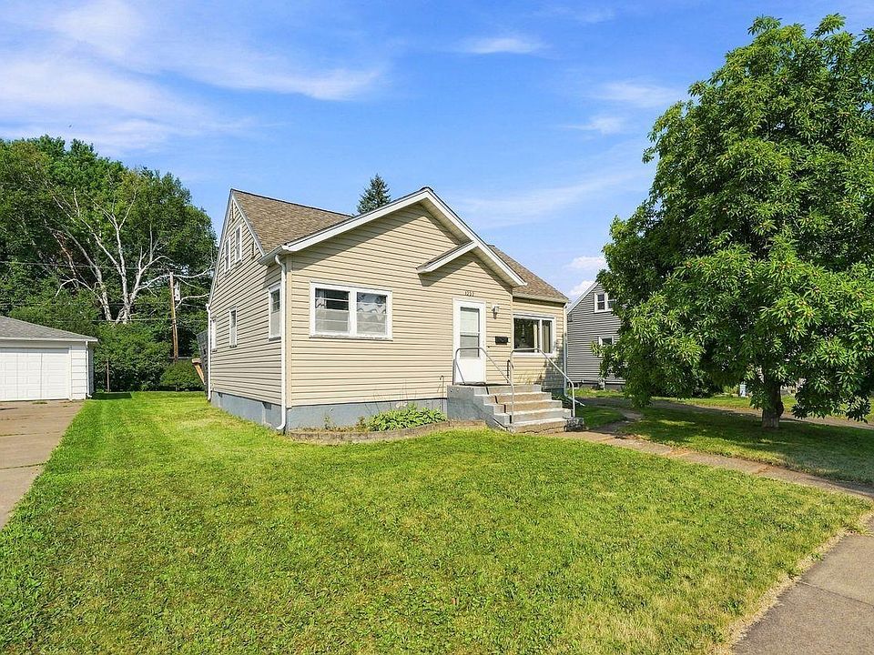 1st image of 1237 92nd Ave W