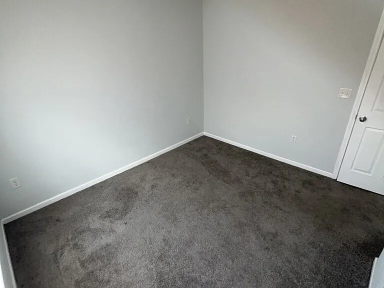 221A Campus Dr #4 — Photo 6