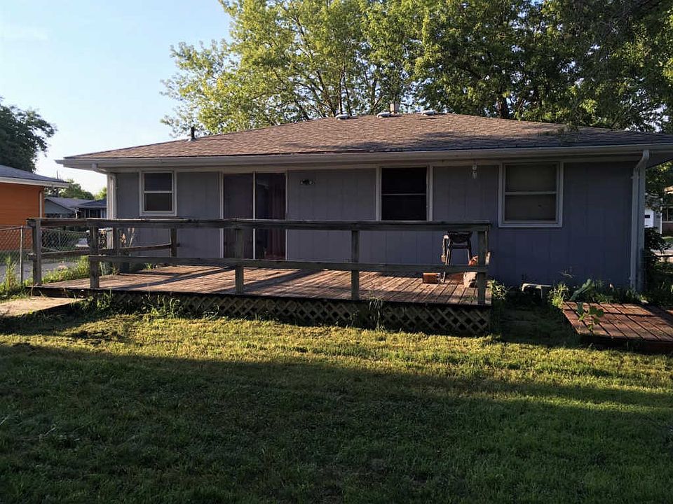 2nd image of 317 Nelson St