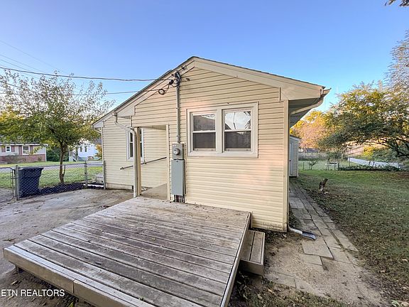 3rd image of 2441 Upland Ave