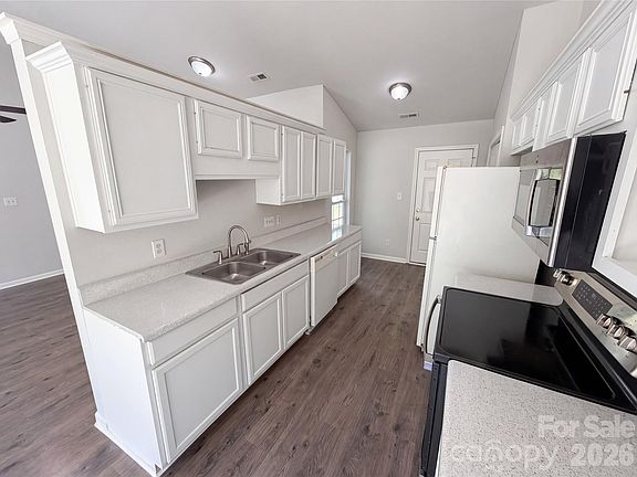 2nd image of 2405 Celosia Dr