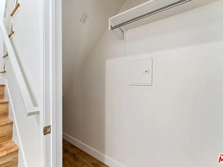 1338 Yale St #C — Photo 17