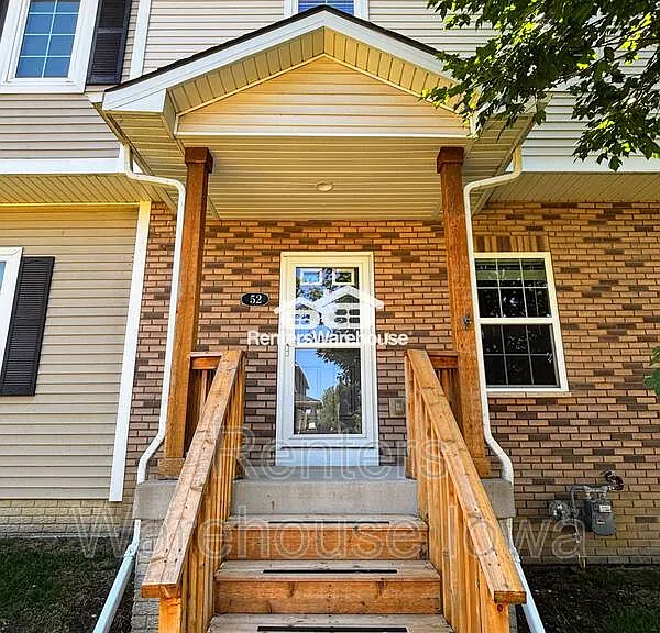 52 SE Booth Ave — Photo 3