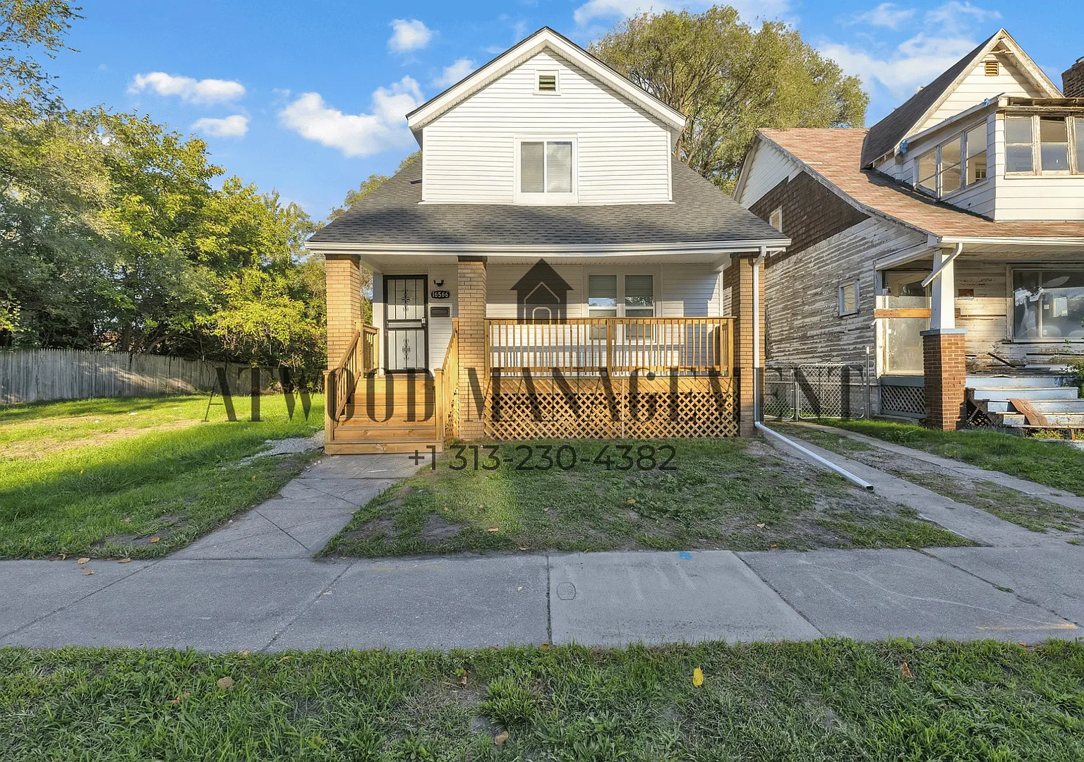 This beautifully updated 4-bedroom, 2-bath single-family home is ready for move-in! — Photo 1