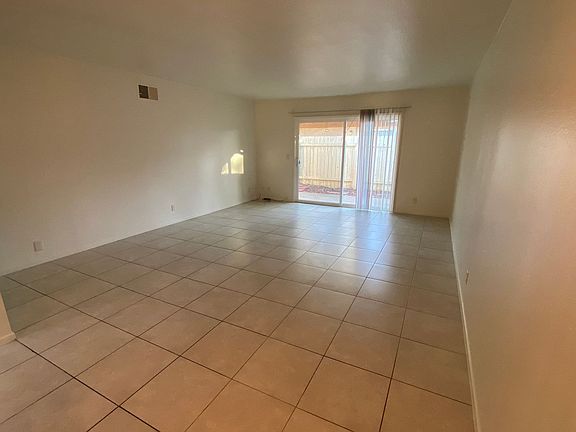 3rd image of 1233 Green Garden Dr Unit 4