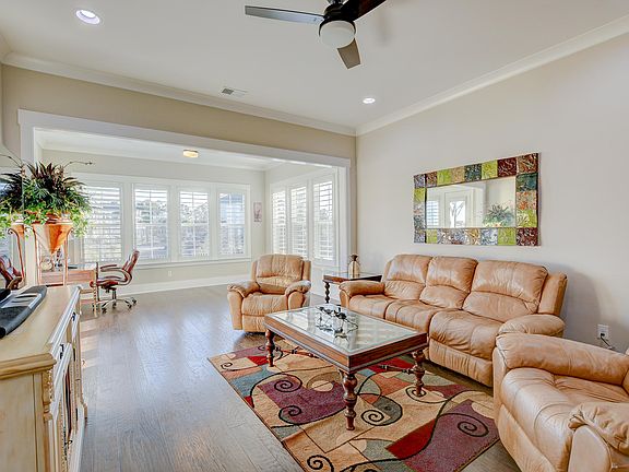 3rd image of 2904 Eddy Dr