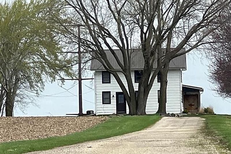 1st image of 456 Craig Rd