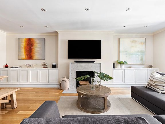 3rd image of 222 E 71st St APT 3/4A