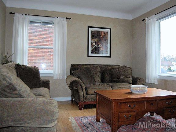 2nd image of 2926 N Alexander Ave