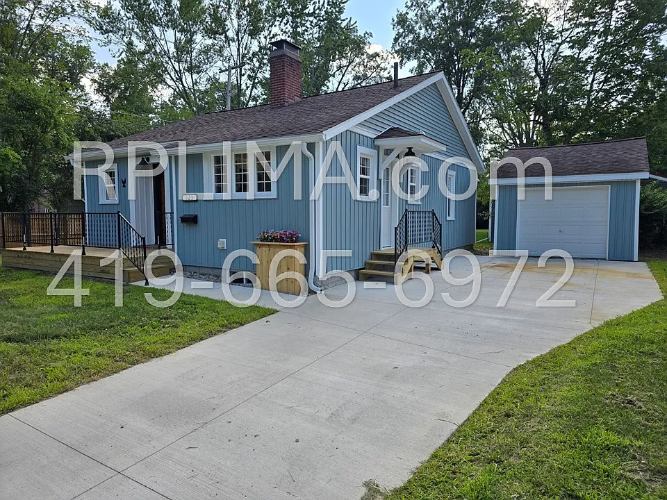 123 N Nixon Ave