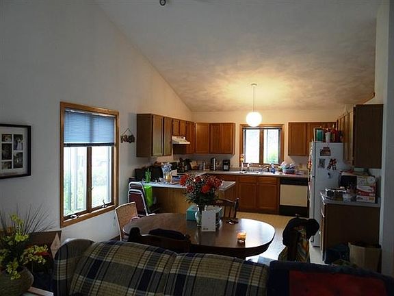 3rd image of 1905 Saint George Ln