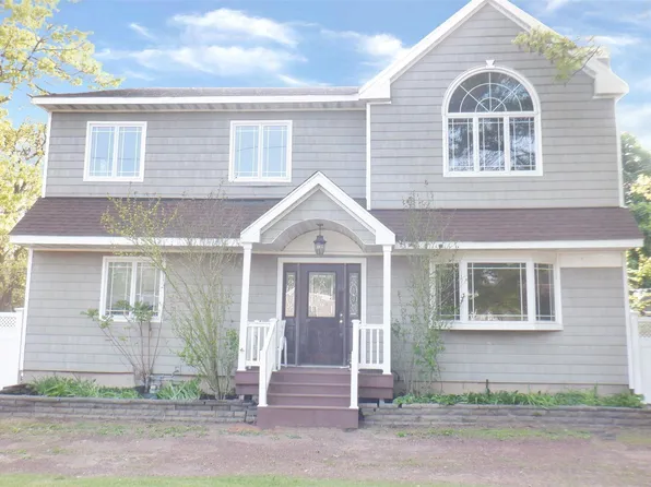 1216 Stonybrook Road, Lake Grove, NY 11755