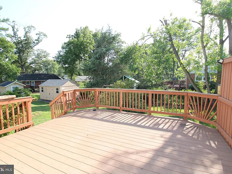 5204 Queensberry Ave — Photo 5