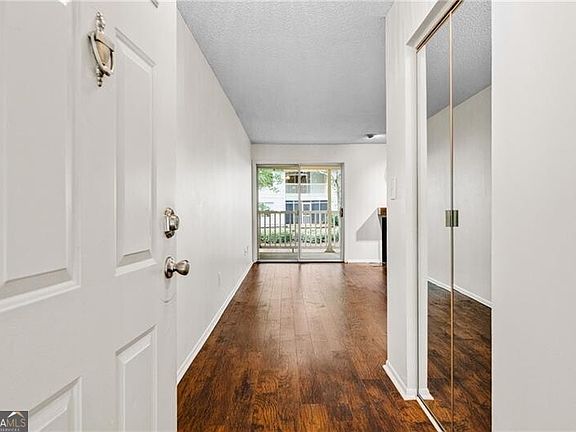 4th image of 24 Doranne Ct SE