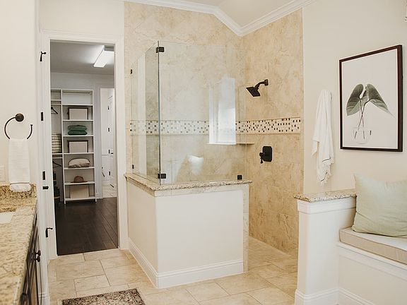 5th image of 252 Sweeping Sage Ln